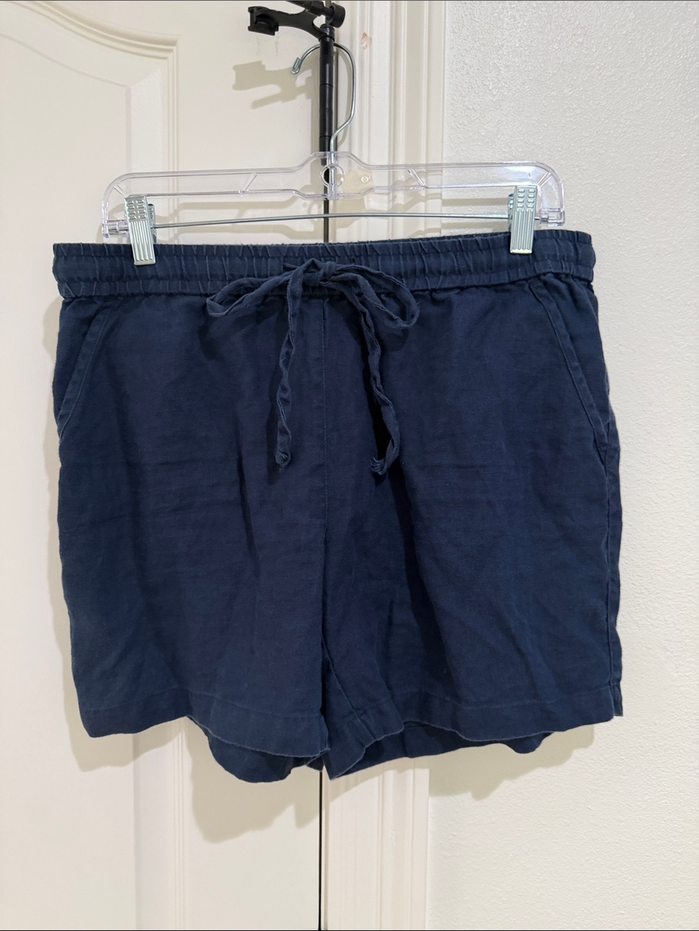 Navy 100% linen 28 palms shorts size medium